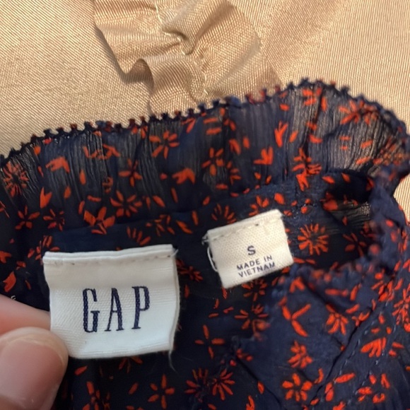 GAP Floral Red Blue Tank w/Keyhole detail & Ruffle Neck Sz. S Semi Sheer - Picture 5 of 7